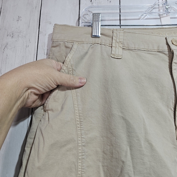 American Eagle Women’s Tan Cotton Stretch Blend Barrel Cargo Pants Size 16. - Picture 4 of 10